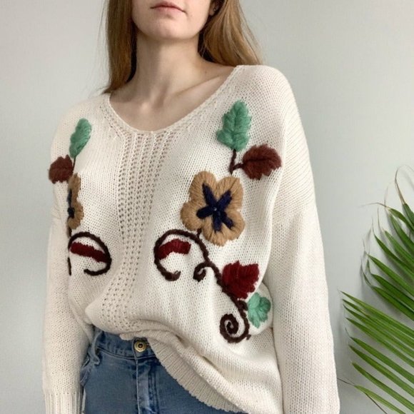 No brand / Not sure Sweaters - V Cristina floral yarn embroidered white pullover sweater size small